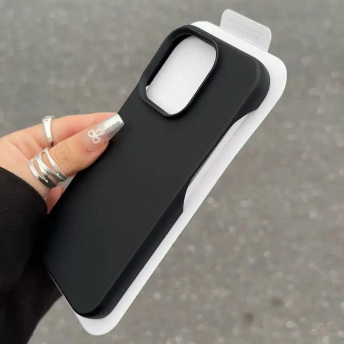 Funda de Silicona para iPhone – Estilo Minimalista