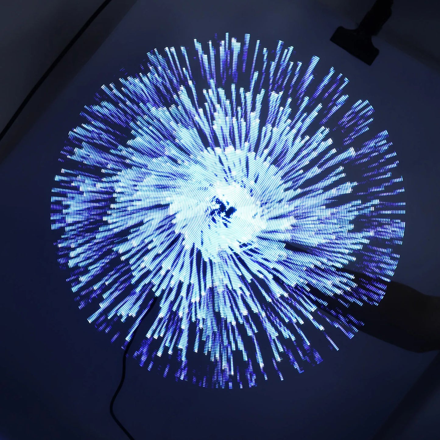Ventilador Holográfico 3D – Publicidad LED Flotante 42cm